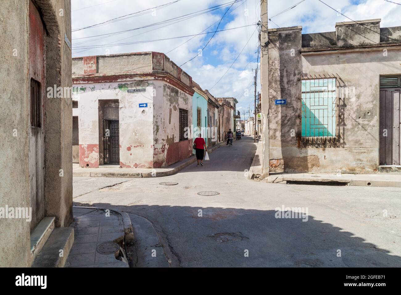 CAMAGUEY, CUBA - 26 JANVIER 2016 : la vie de rue dans le centre de Camaguey Banque D'Images