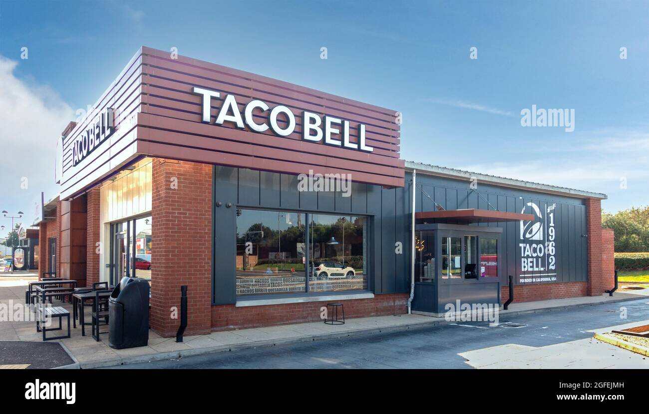 Extérieur du restaurant de restauration rapide Taco Bell à Irvine, North Ayrshire, Écosse. Banque D'Images