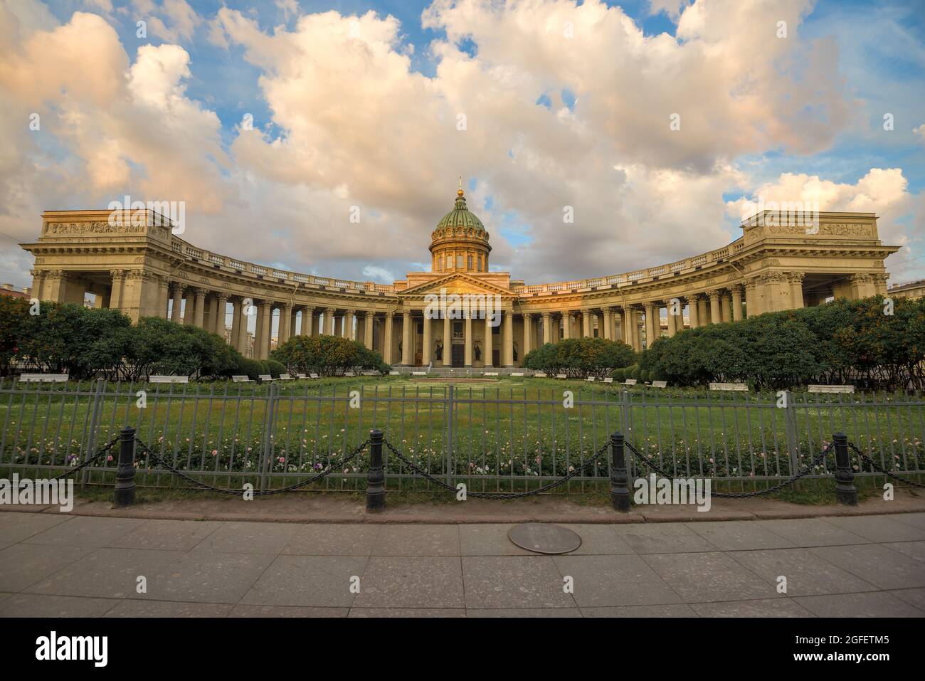 Vue sur la cathédrale de Kazan début juin matin. Saint-Pétersbourg, Russie Banque D'Images