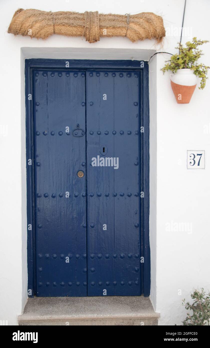 Rideau de paille de porte, Frigiliana, province de Malaga, Andalousie, Espagne. Frigiliana est une petite ville près de Nerja mais dans les montagnes et connu comme l'un des Banque D'Images