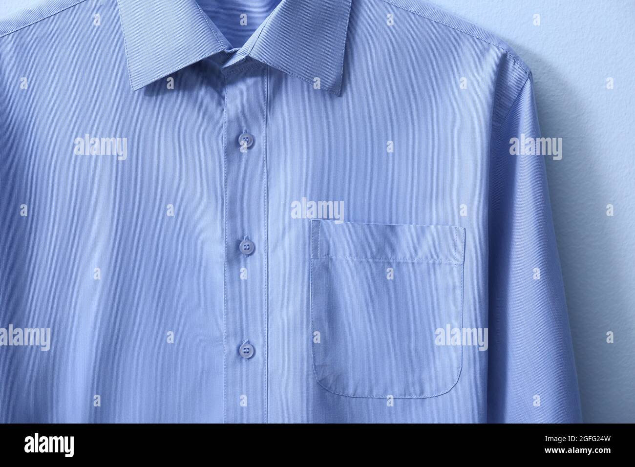 Chemise homme propre, libre Photo Stock - Alamy