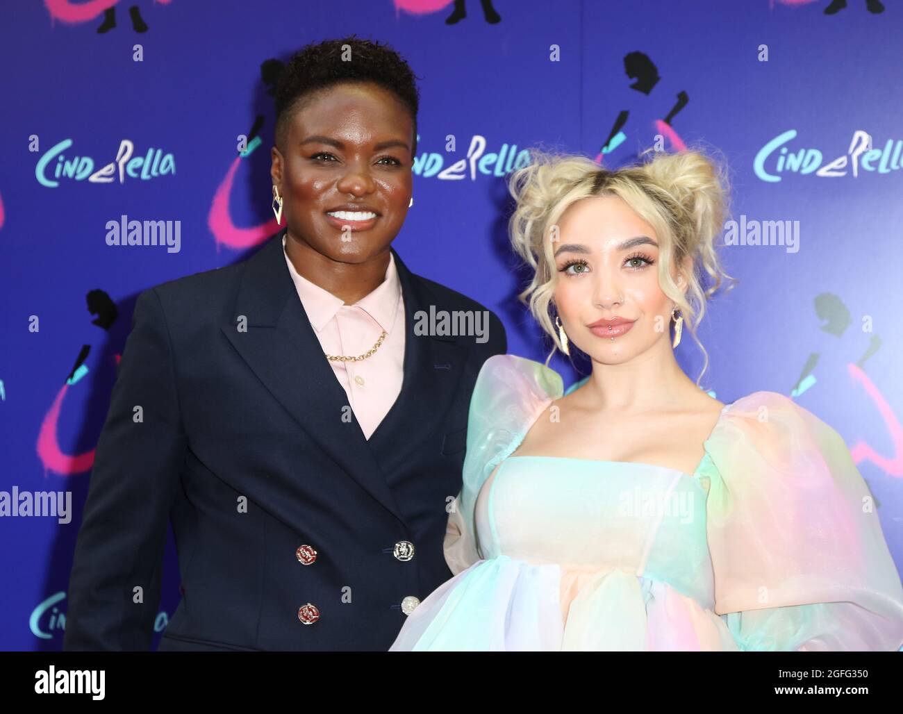 Nicola Adams et Ella Baig, Andrew Lloyd Webbers Cendrillon - Gala Performance, Gillian Lynne Theatre Drury Lane, Londres, Royaume-Uni, 25 août 2021, photo b Banque D'Images