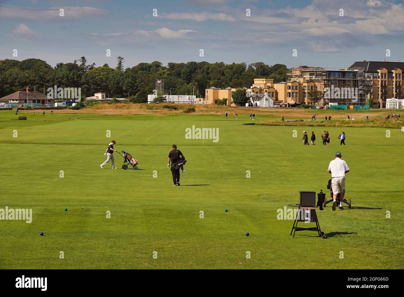 Scènes autour de l'ANCIEN PARCOURS de St.Andrews et du Royal and Ancient Golf Club, en Écosse, où le 150e Open Golf Championship aura lieu en juillet 2022. Banque D'Images