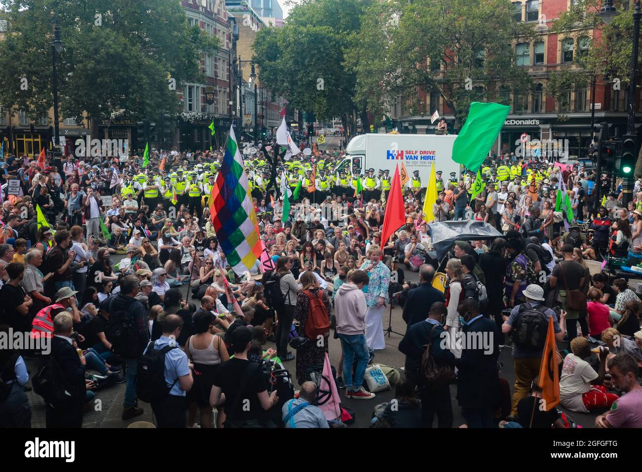 Londres, Royaume-Uni. 24 août 2021. Manifestation de la rébellion de l'extinction à Cambridge Circus. Crédit: Waldemar Sikora Banque D'Images