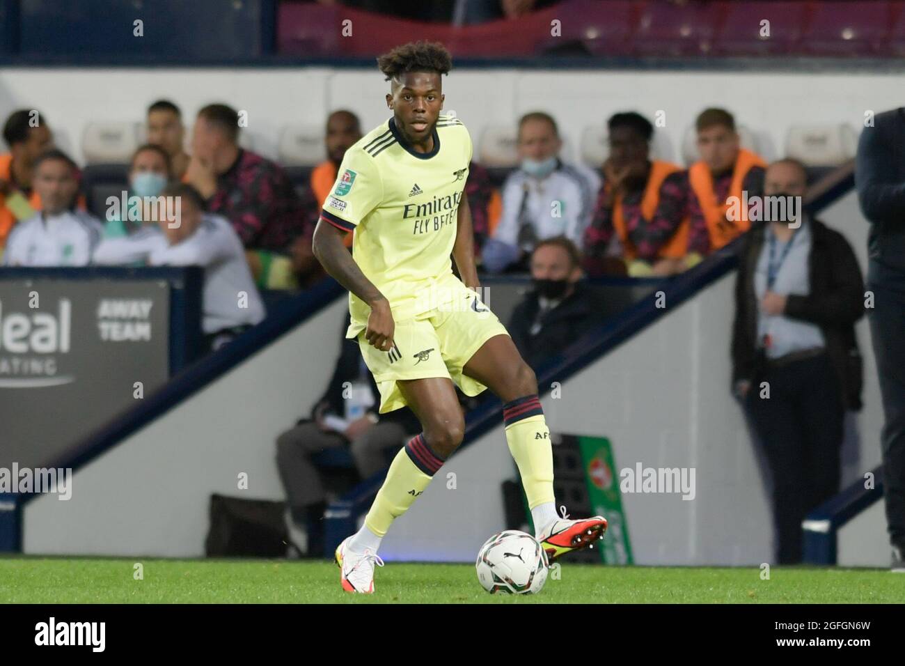 West Bromwich, Royaume-Uni. 25 août 2021. Nuno Tavares #20 d'Arsenal contrôle la balle à West Bromwich, Royaume-Uni, le 8/25/2021. (Photo de Simon Whitehead/News Images/Sipa USA) crédit: SIPA USA/Alay Live News Banque D'Images