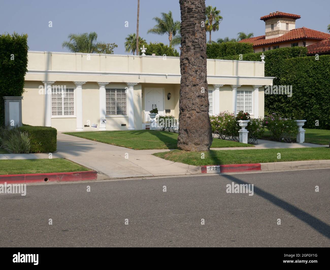 Beverly Hills, Californie, États-Unis 24 août 2021 UNE vue générale de l'atmosphère de l'ancienne maison de l'actrice Martha Sleeper au 722 N. Foothill Road le 24 août 2021 à Beverly Hills, Californie, États-Unis. Photo par Barry King/Alay stock photo Banque D'Images