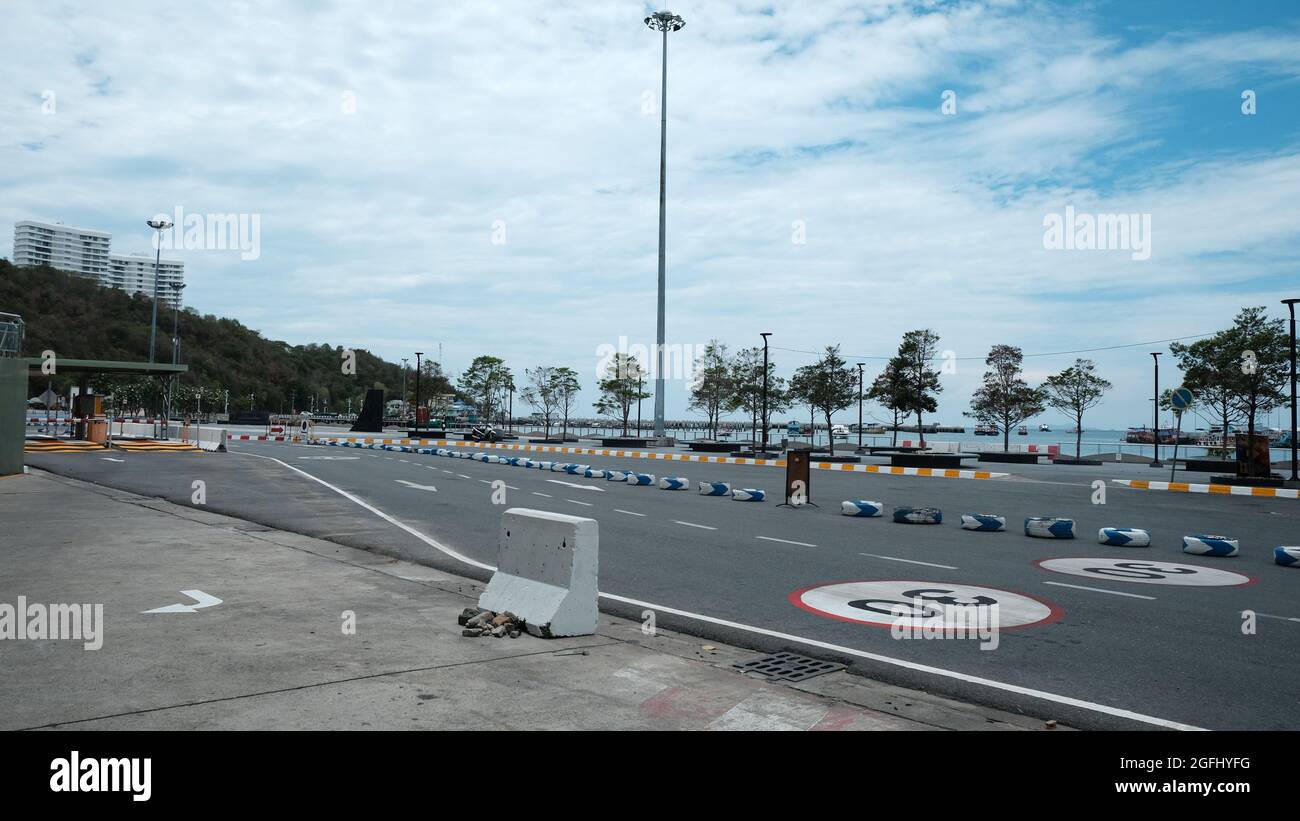 Caméras CCTV surveillance caméra parking espace ouvert Bali Hai Pier Park Area aka Pattaya Pier Pattaya Thaïlande Banque D'Images