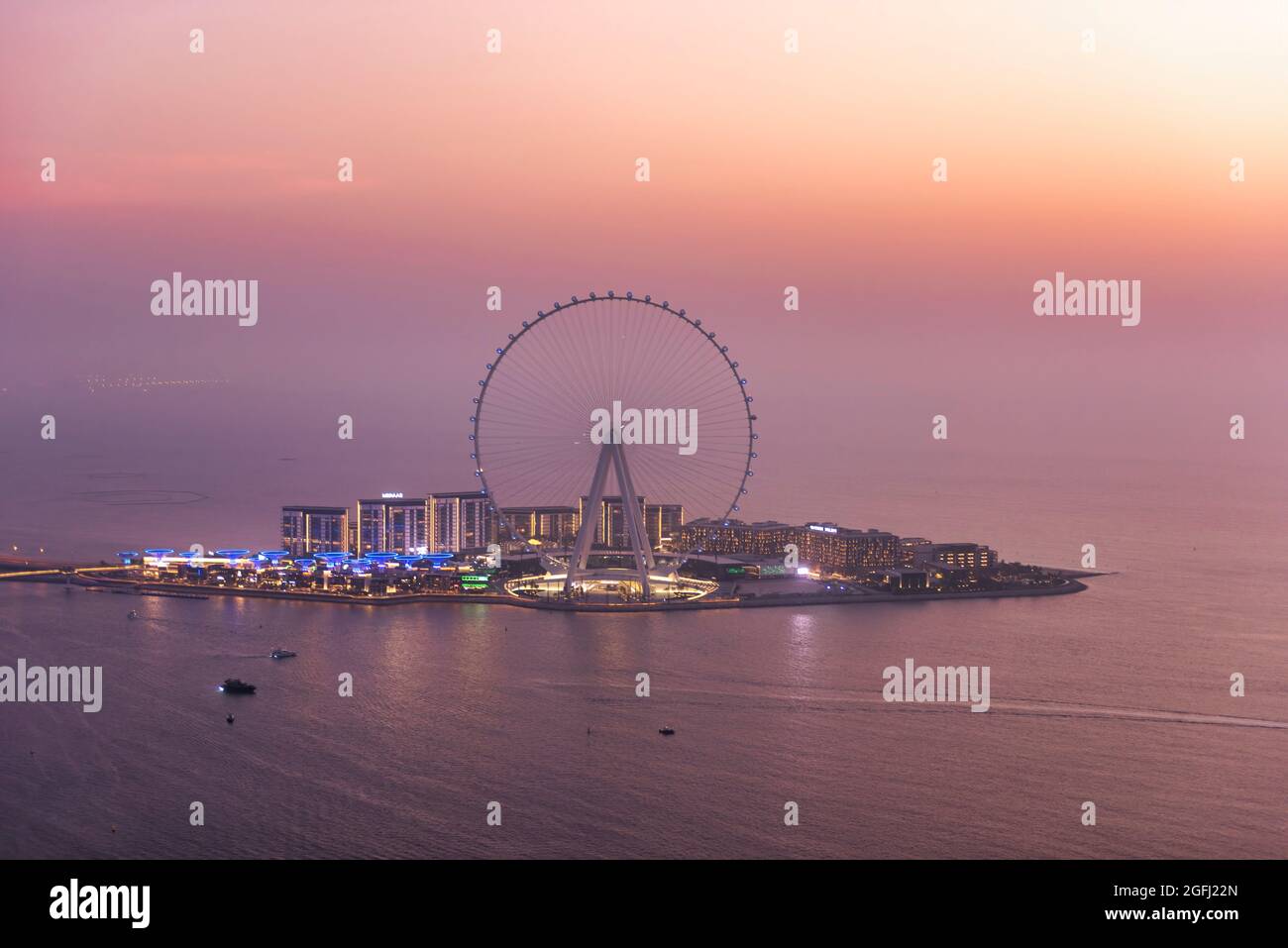 Vue panoramique du Dubai Eye au coucher du soleil Banque D'Images