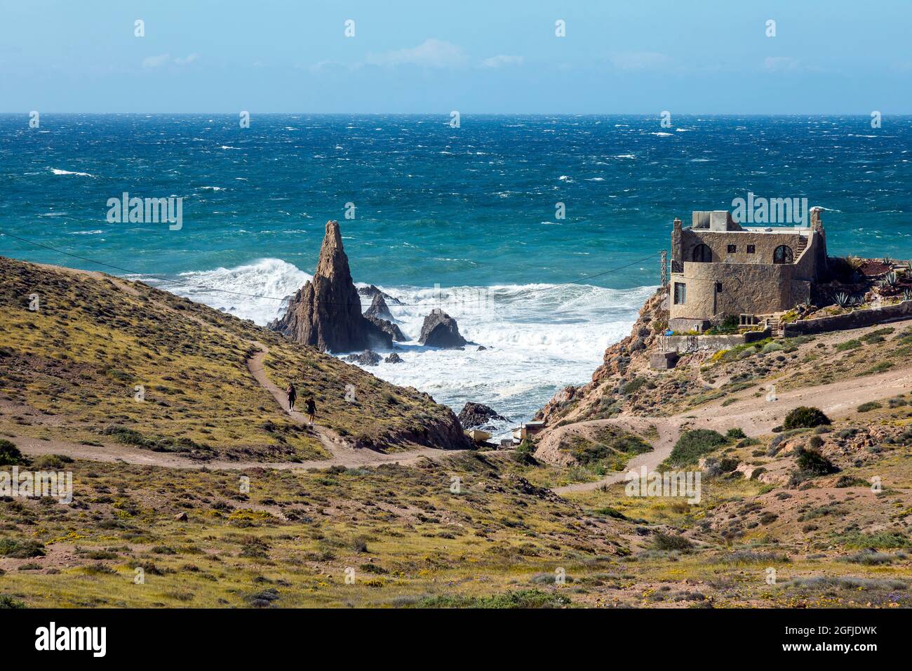 Paysage de la zone côtière Cabo de Gata, province d'Almeria, Andalousie, Espagne. Mermaid Reef, Arrecife de las Sirenas, près du phare de Cabo Banque D'Images