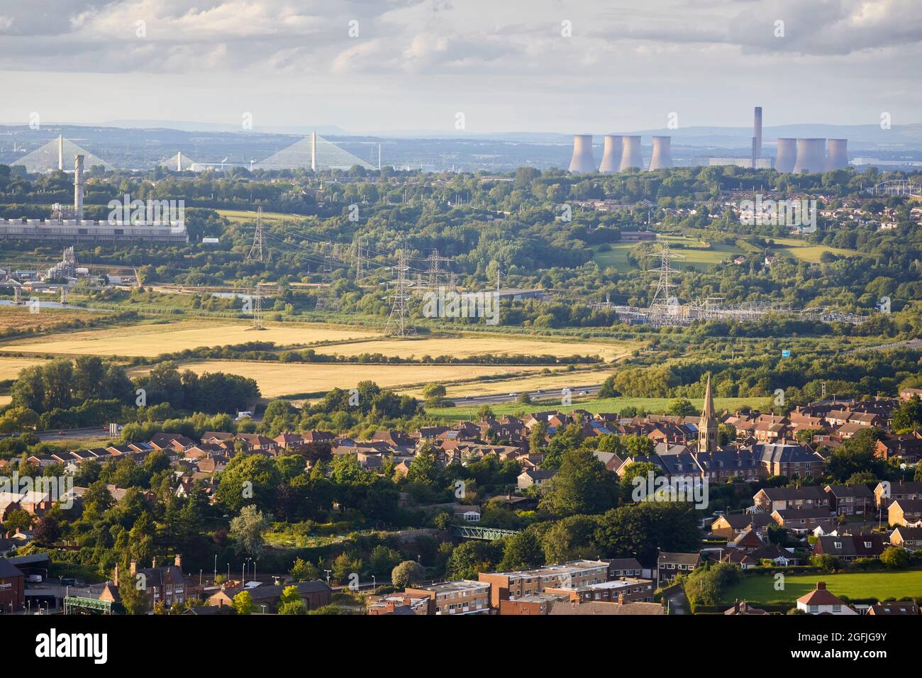 Frodsham Cheshire West et Chester M56 , Cheshire Plain, en regardant vers le ferry de Runcorn et Fiddlers Banque D'Images