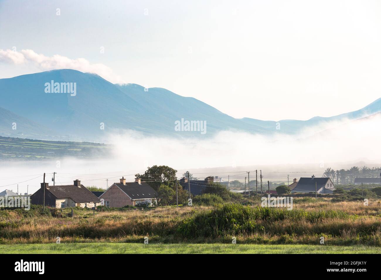 Brume matinale à Portmagee, comté de Kerry Irlande Banque D'Images