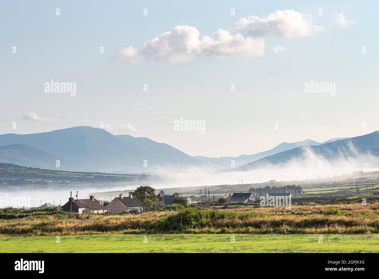 Brume matinale à Portmagee, comté de Kerry Irlande Banque D'Images