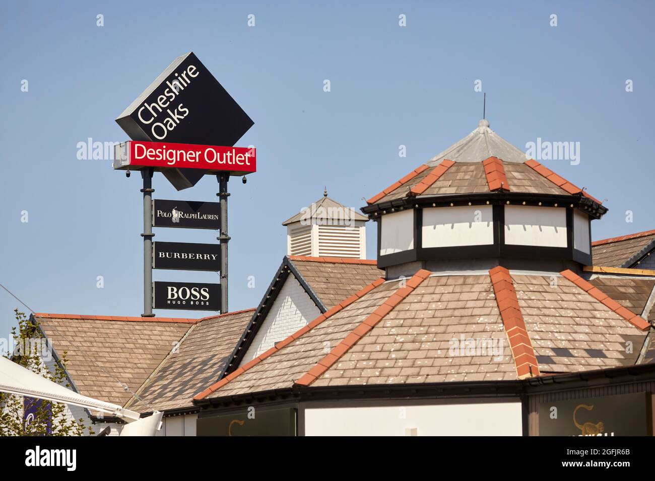 Ellesmere Port office de tourisme Cheshire Oaks, centre commercial de boutiques de créateurs géré par McArthurGlen Banque D'Images