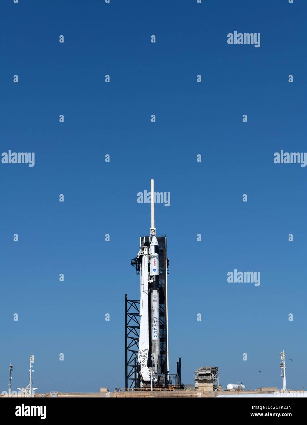 États-Unis, Floride, Centre spatial Kennedy, 2021/04/22: Un dragon d'équipage Falcon 9 prêt pour le lancement de l'équipage 2 sur le plateau de lancement 39A avec l'astronaute a de l'ESA Banque D'Images