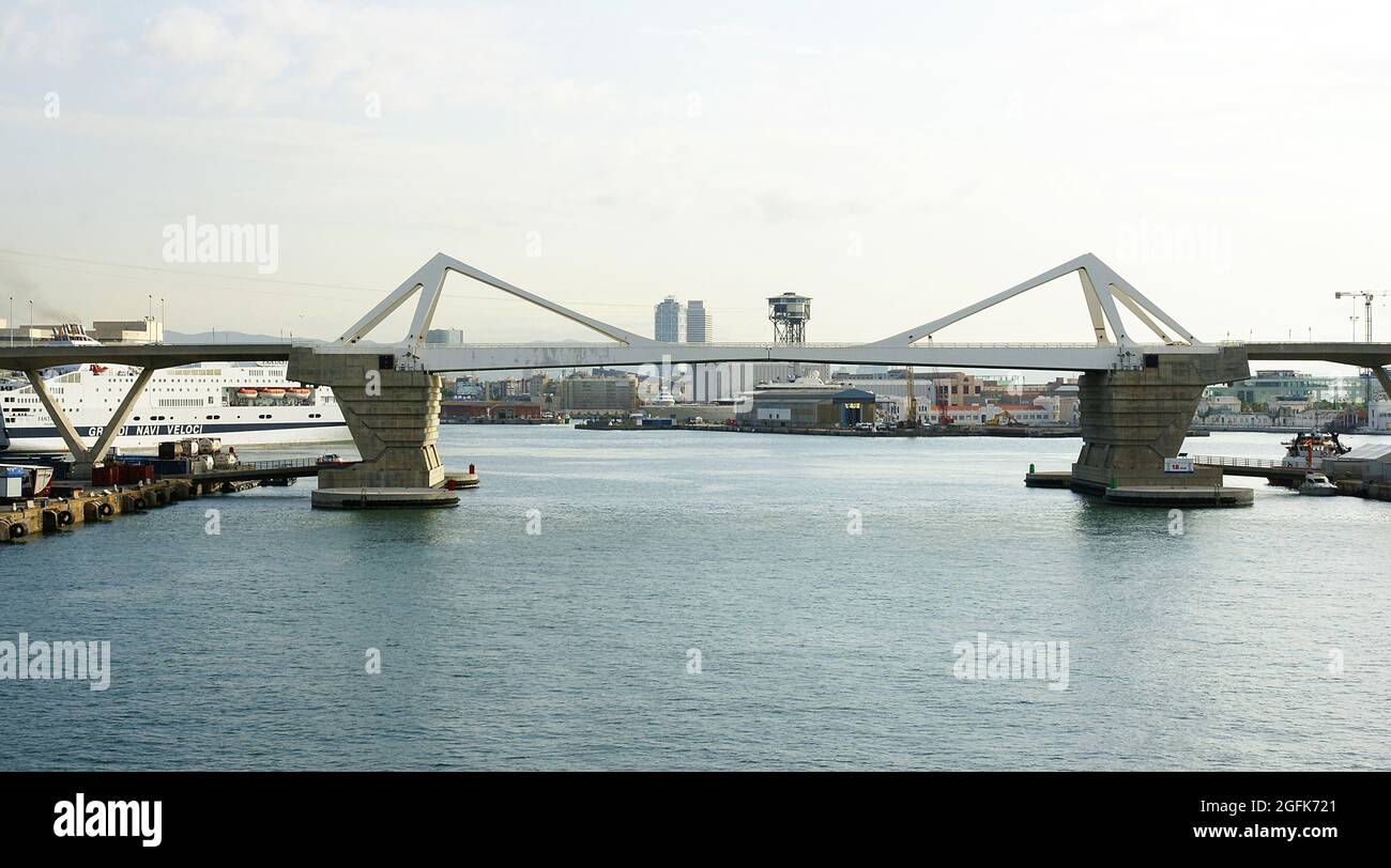 Pont-levis dans le port de Barcelone, Catalogne, Espagne, Europe Banque D'Images