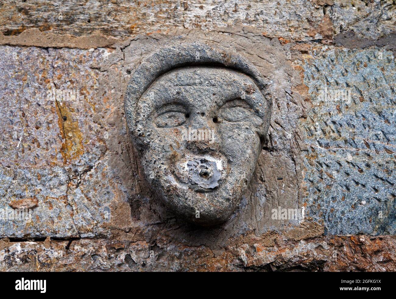 Ancienne fontaine (détail) dans la ville historique de Diamantina, Minas Gerais, Brésil Banque D'Images
