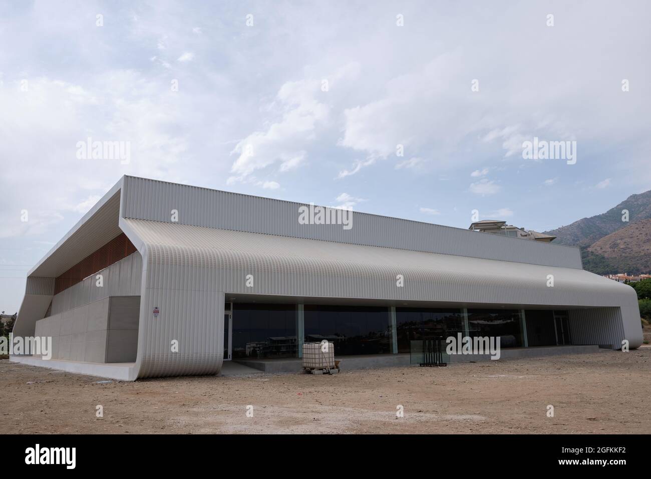 Nouveau centre sportif, salle de basket en construction à Fuengirola, province de Malaga, Andalousie, Espagne. Banque D'Images