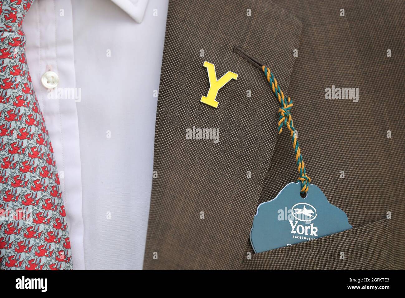 BIENVENUE AU BADGE YORKSHIRE Y, CHAMP DE COURSES DE YORK, 2021 Banque D'Images