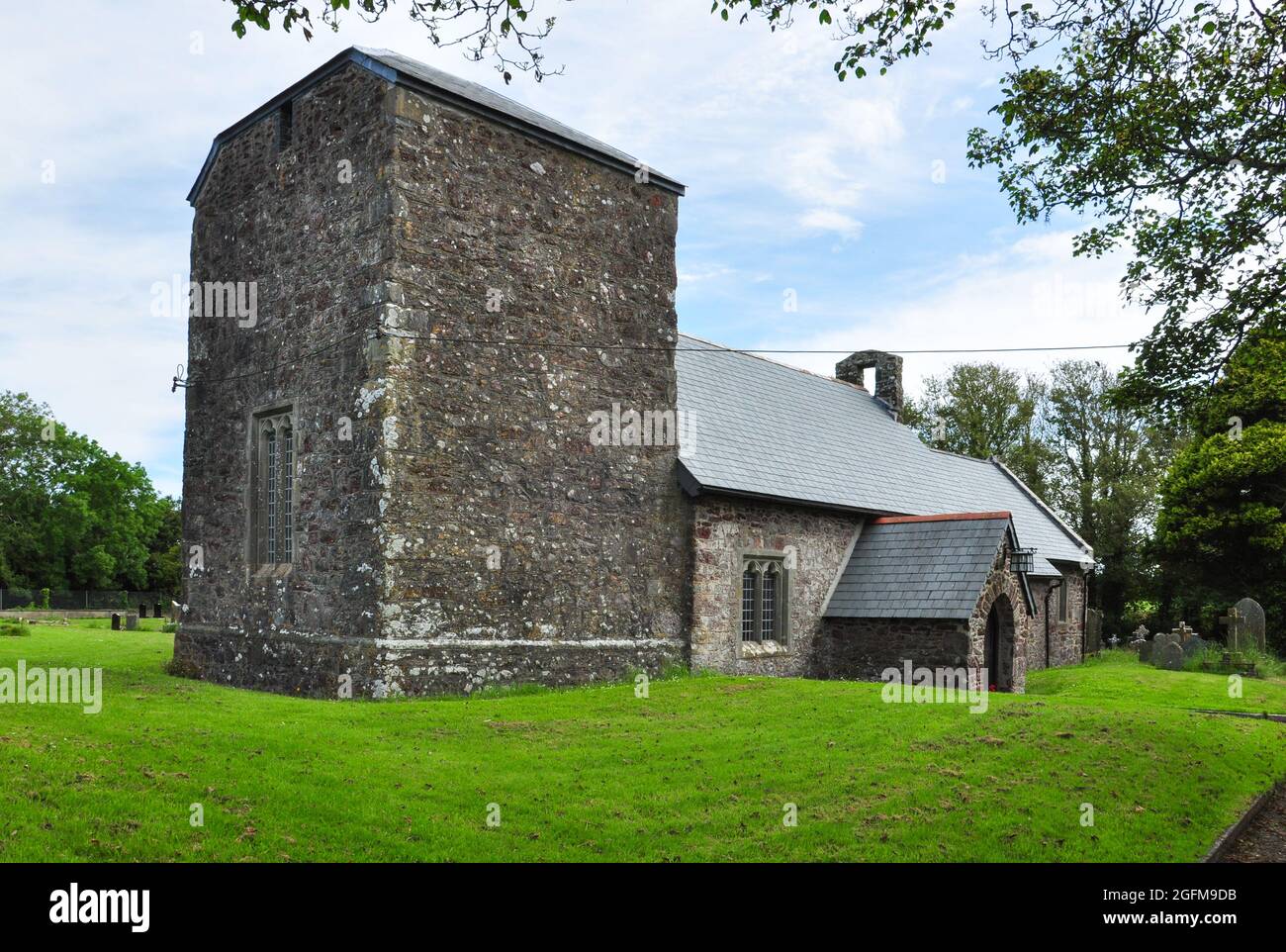 Eglise de St Mary, Herbrandston, petit village à l'ouest de Milford Haven, Pembrokeshire, pays de Galles Banque D'Images