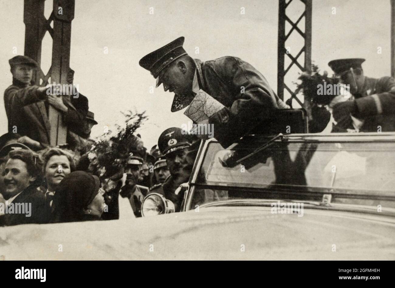 Hitler traversant la frontière en Autriche en mars 1938. Banque D'Images