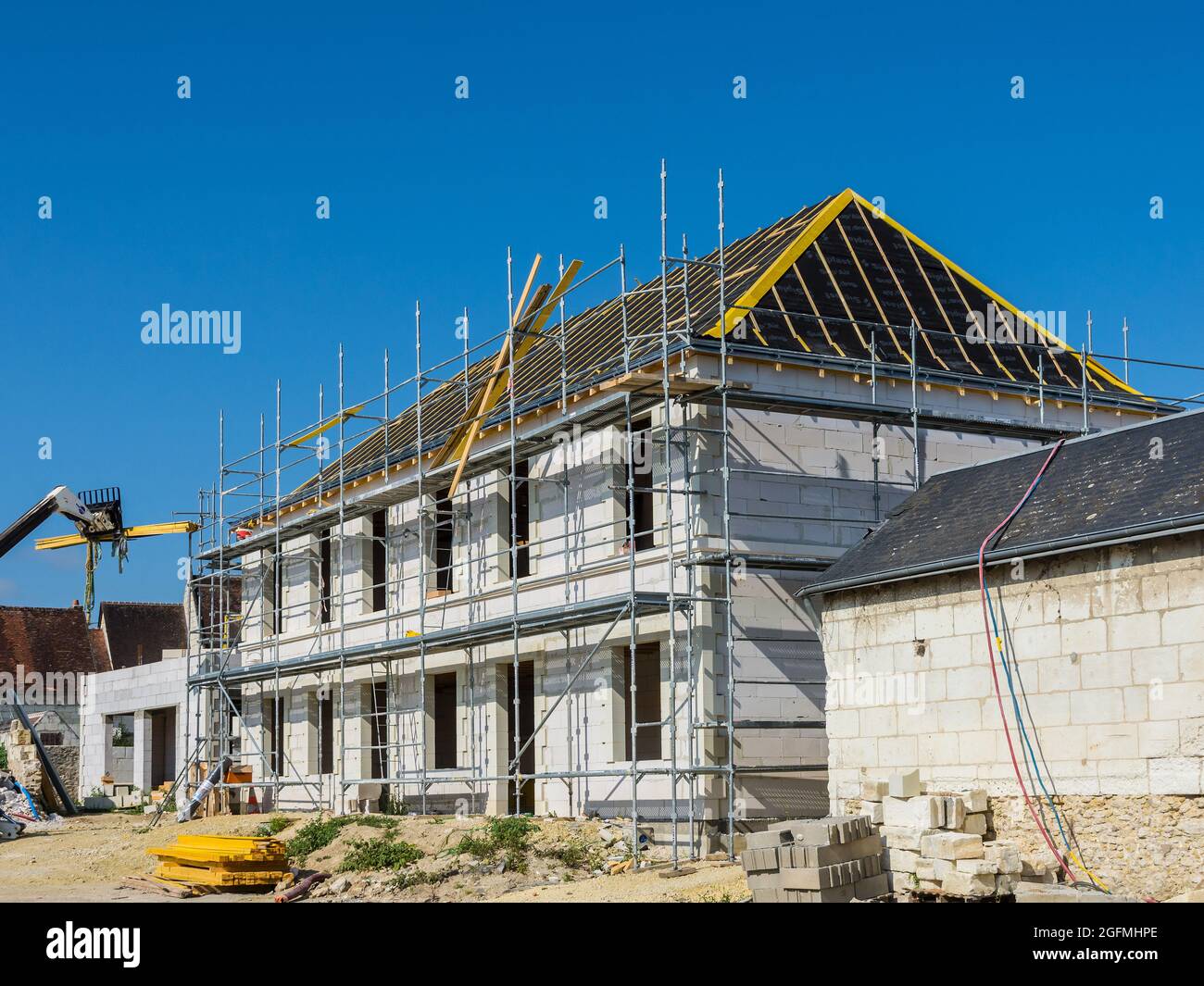 Nouveau bâtiment en construction - Loches, Indre-et-Loire (37), France. Banque D'Images