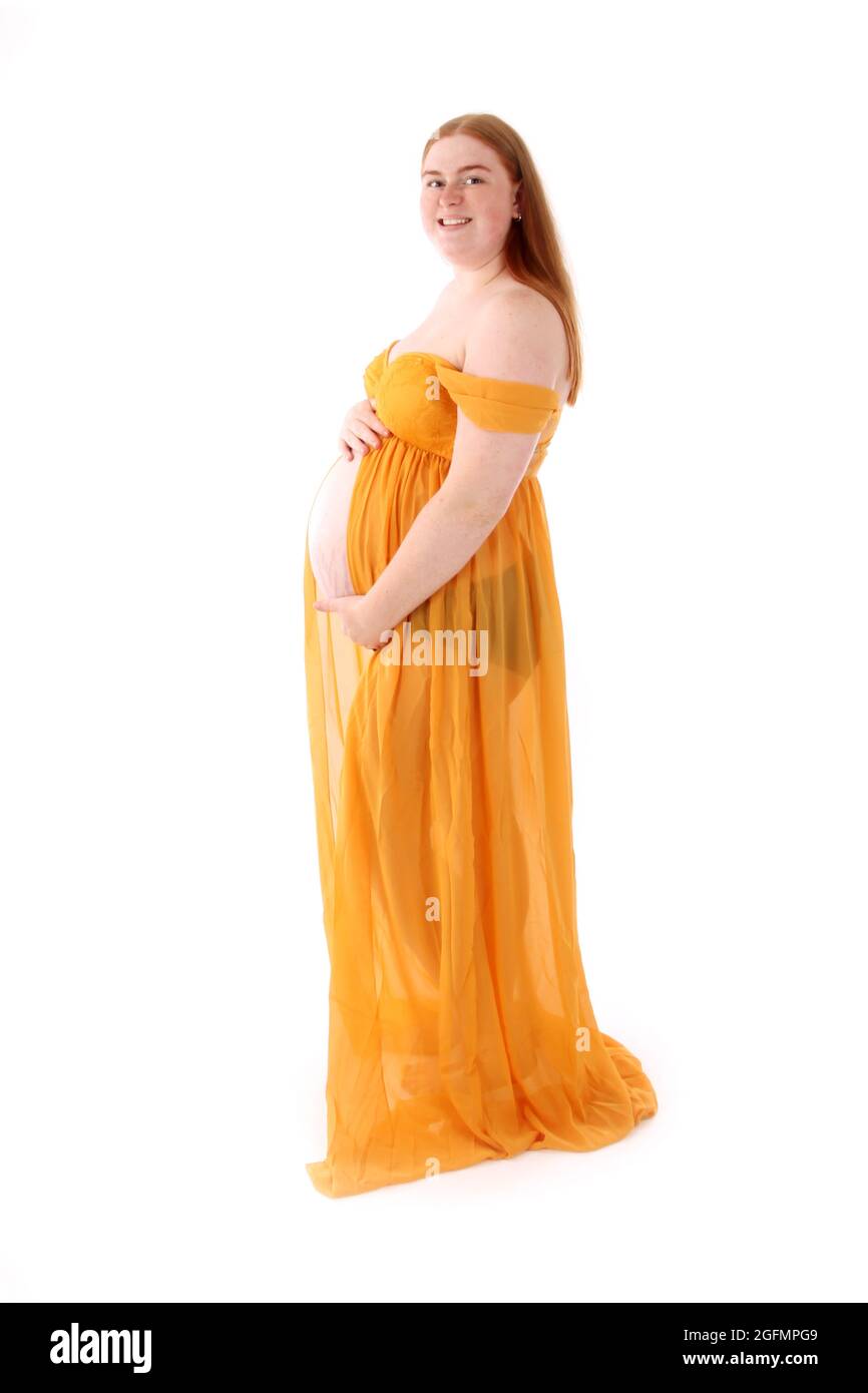 Femme enceinte en surpoids, jeune femme enceinte avec un indice de masse corporelle élevé Banque D'Images