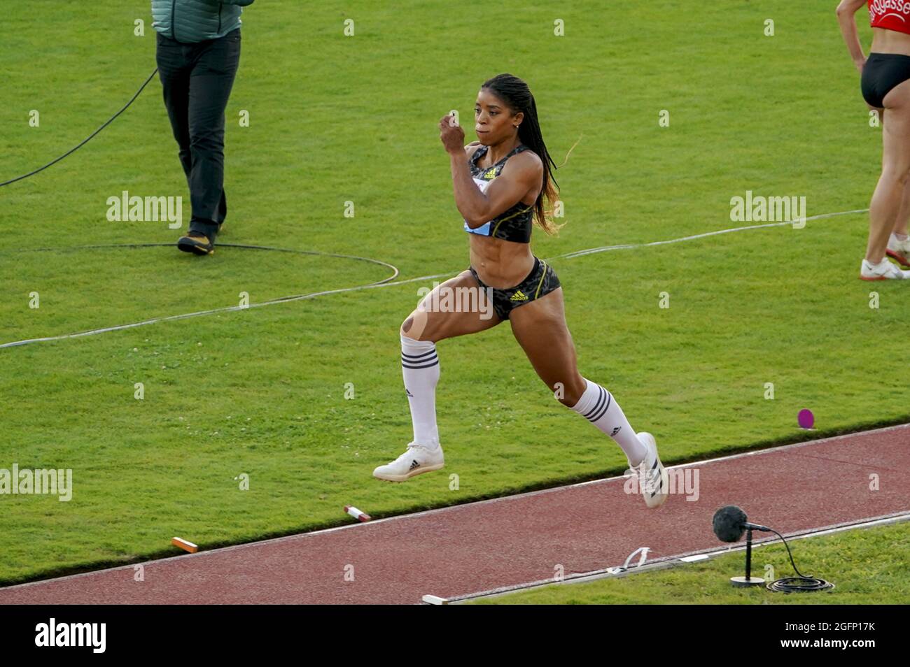 Lausanne, Suisse. 26 août 2021. Abigail Irozuru de Grande-Bretagne pendant un long saut féminin à Athletissima Lausanne au stade olympique de la Pontaise à Lausanne, Suisse. Crédit: SPP Sport presse photo. /Alamy Live News Banque D'Images