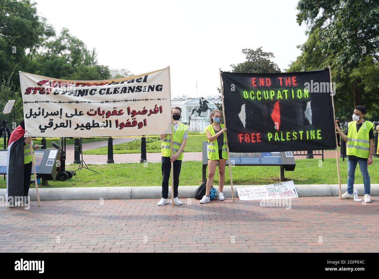 26 août 2021, Washington, Distric of Columbia, États-Unis : Le manifestant du mouvement palestinien de la jeunesse a organisé un rassemblement sur la Palestine libre à Lafayette Park en vue d'une rencontre entre le président des États-Unis JOE BIDEN et le Premier ministre israélien NAFTALI BENNETT aujourd'hui le 26 août 2021 devant la Maison Blanche à Washington DC, aux États-Unis. (Credit image: © Lénine Nolly/ZUMA Press Wire) Banque D'Images