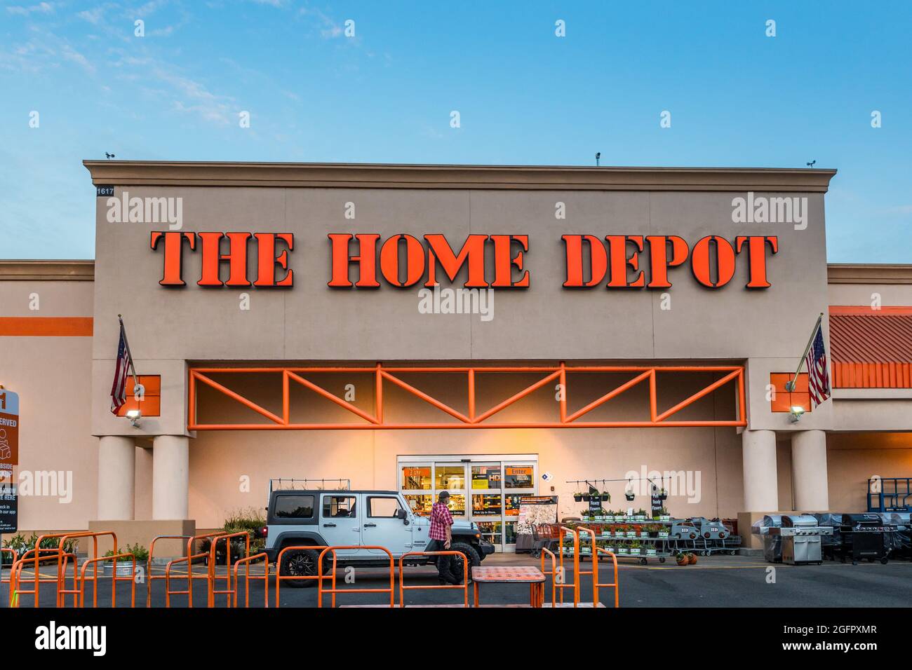 Un magasin Home Depot à Modesto California USA en début de matinée près de l'aube. Banque D'Images