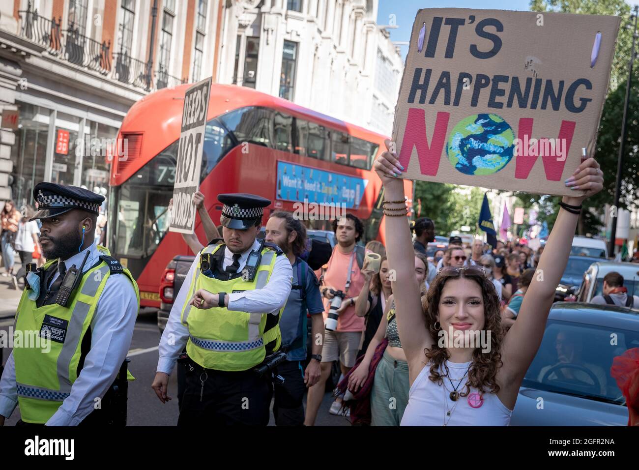 Extinction Rebellion (XR) troisième jour de l'action sur le changement climatique, qui s'est emmenée de Piccadilly Circus à Oxford Street, Londres, Royaume-Uni. Banque D'Images
