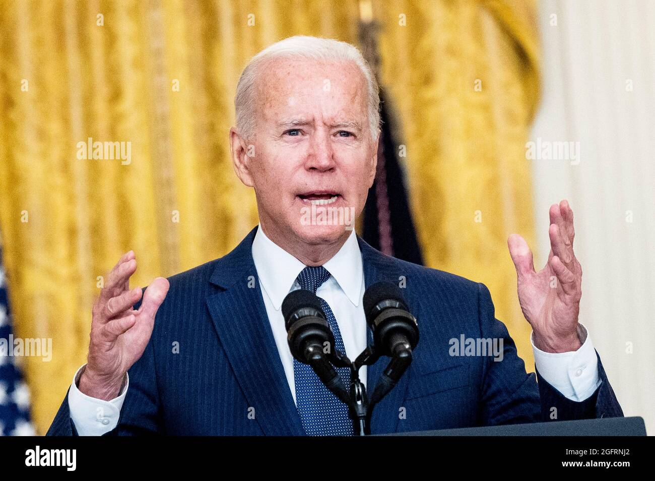 Washington, DC, États-Unis. 26 août 2021. 26 août 2021 - Washington, DC, États-Unis: Le président JOE BIDEN a parlé dans la salle East de la Maison Blanche de l'attaque terroriste à l'aéroport international Hamid Karzaï à Kaboul, en Afghanistan, et les membres du service américain et les victimes afghanes ont tué et blessé lors de l'attaque. (Image de crédit : © Michael Brochstein/ZUMA Press Wire) Banque D'Images