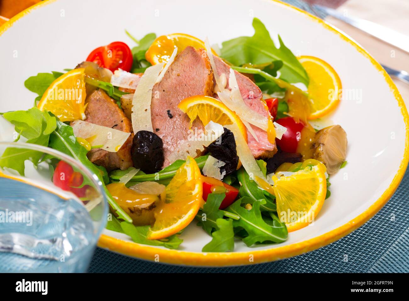 Salade de filets de canard Banque D'Images