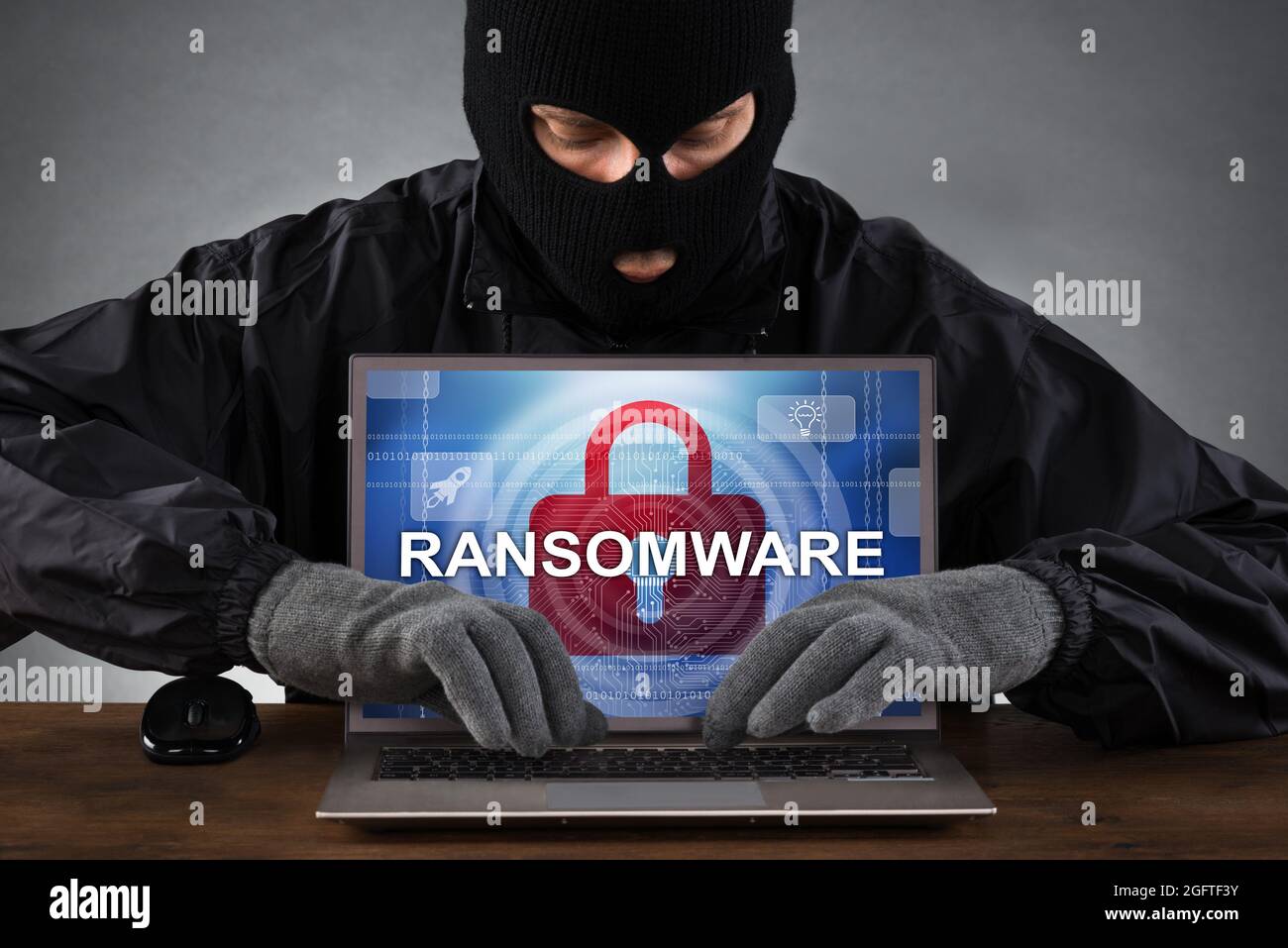 Virus ransomware. Attaque d'extorsion de rançon. Ordinateur portable crypté piraté Banque D'Images