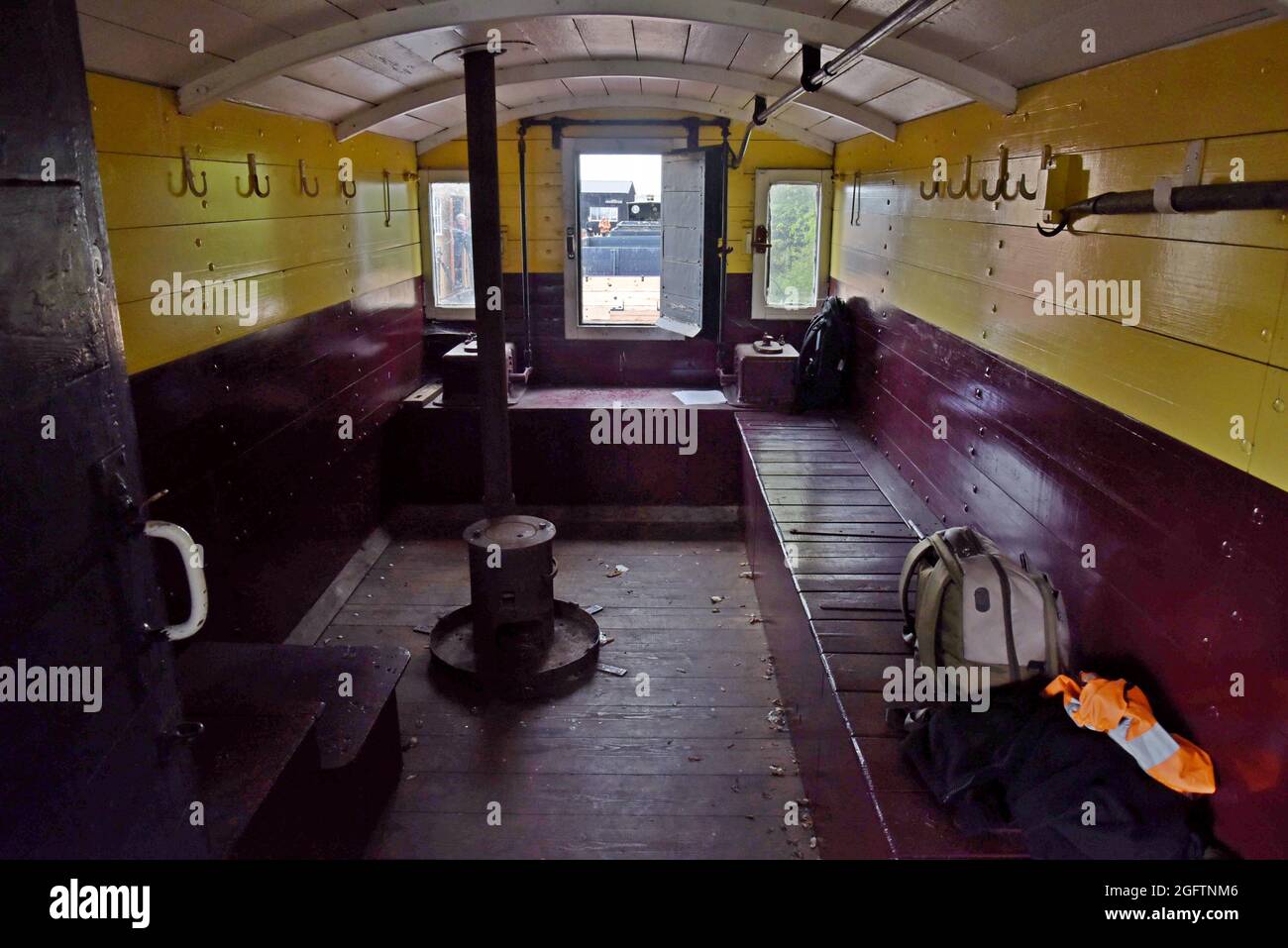 L'intérieur d'un chemin de fer Great Western des années 1930 protège une fourgonnette de frein, connue sous le nom de « Toad », au centre ferroviaire de Didcot, dans l'Oxfordshire. Banque D'Images