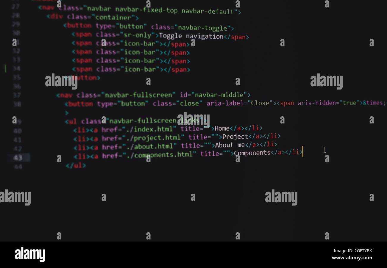 développeur python, java script, html, css code source à l'écran. script d'écriture du développeur logiciel. codage de programme. code d'édition du programmeur Banque D'Images