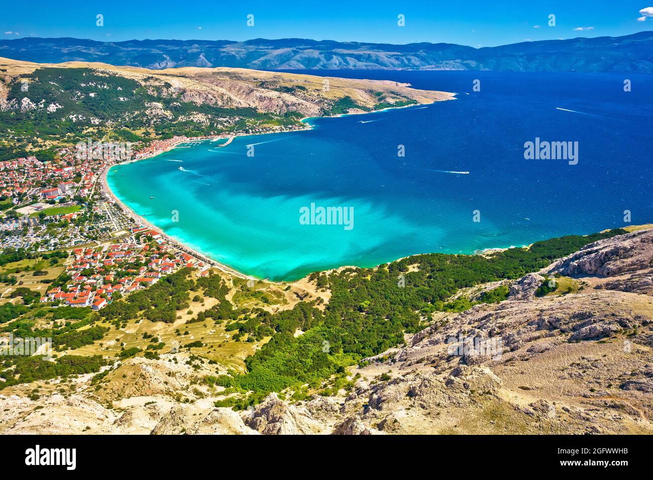 Baska lagune vue panoramique aérienne, plage turquoise sur l'île de Krk, Adriatique, Croatie Banque D'Images