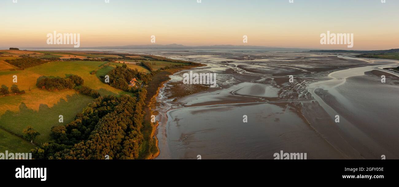 Vue aérienne de l'estuaire du Nith au coucher du soleil, Dumfries & Galloway, Écosse, Royaume-Uni Banque D'Images