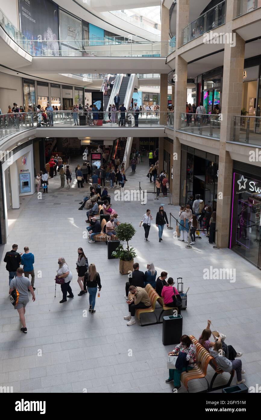 Intérieur du nouveau centre commercial St James Quarter d'Édimbourg Banque D'Images