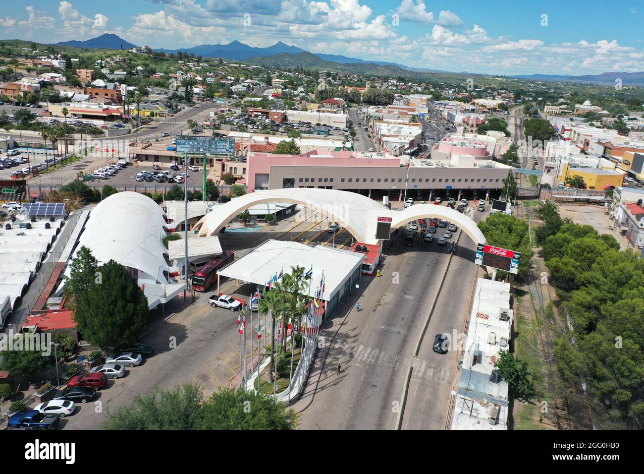 Nogales, Sonora Mexico et au nord de la ville Nogales Arizona, Etats-Unis, Heroica Nogales, eu, Etats-Unis, Border, Garita, Border Wall, immigration (photo de Luis Gutierrez / NortePhoto.com) Nogales, Sonora Mexico y al norte la Ciudad Nogales Arizona, Estados Unidos, Heroica Nogales, eu, USA, Frontera, Garita, muro fronteriso, migracion (photo de Luis Gutierrez/ NortePhoto.com) Banque D'Images