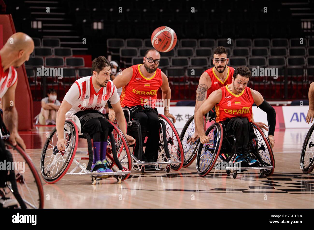 Tokyo, Japon, 28 août 2021, Jeux paralympiques de Tokyo en 2020, basketball en fauteuil roulant. Espagne contre Turquie. GARCIA PEREIRO Asier, TOPRAK Ugur Banque D'Images