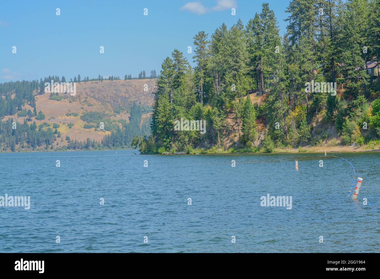 Vue sur le lac Chatcolet dans le parc national de Heyburn, dans les montagnes de Plummer, Idaho Banque D'Images