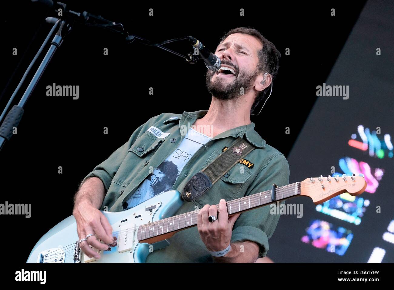 Portsmouth, Royaume-Uni. 27 août 2021. Grant Nicholas, chanteur et guitariste avec le groupe de rock indien gallois Feeder, se produit en direct sur scène au Victorious Festival à Portsmouth. Crédit : SOPA Images Limited/Alamy Live News Banque D'Images