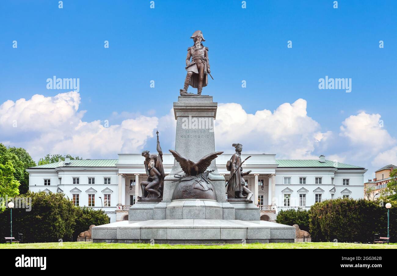 Varsovie, Pologne - 11 août 2021 : monument du général Andrzej Tadeusz Bonaaventura Koœciuszko - un héros américain, polonais, lituanien, bélarussien Banque D'Images