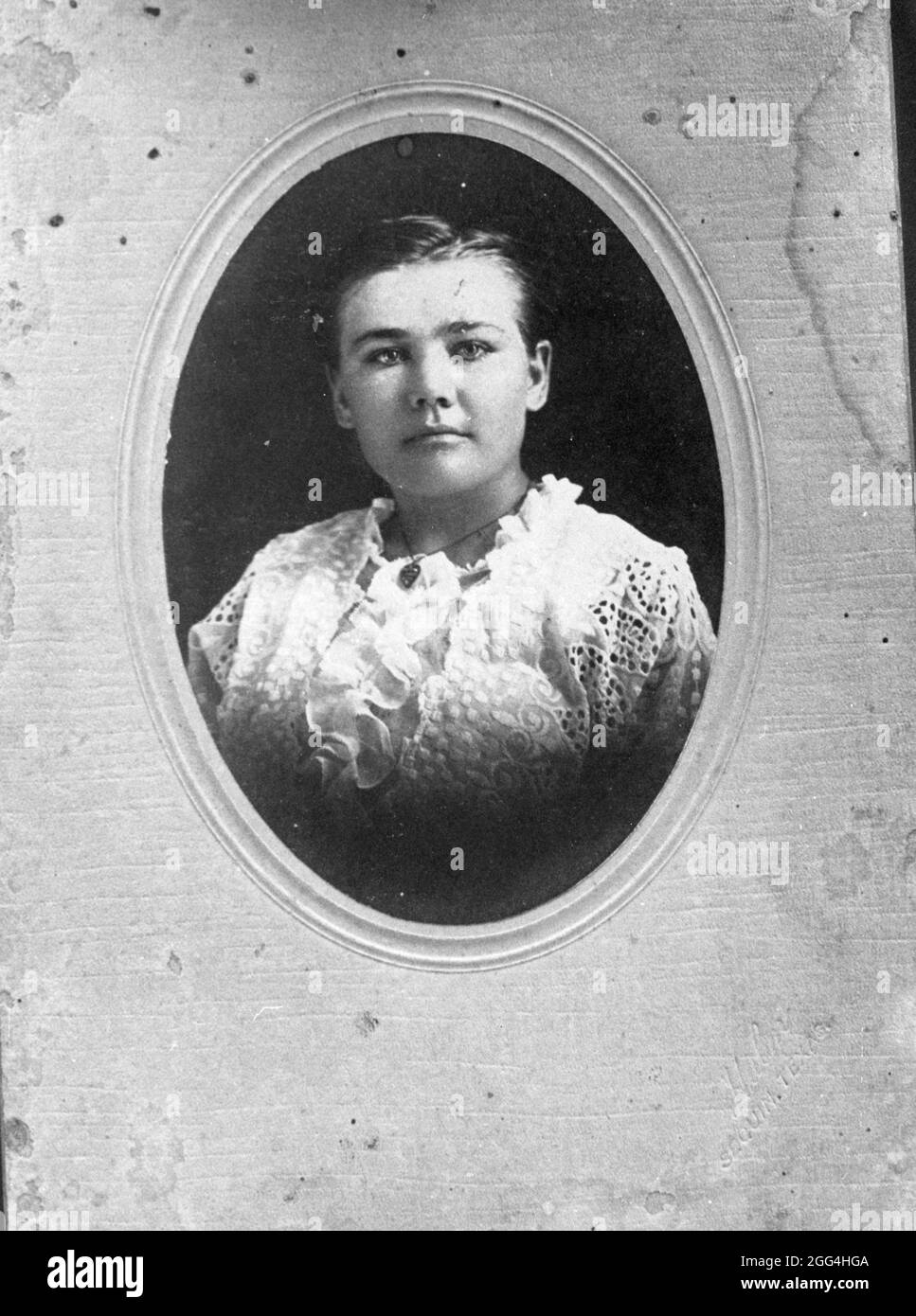 197:7 gros plan du portrait d'Elizabeth Meier comme une jeune femme, Calvert Texas. ©Bob Daemmrich Banque D'Images