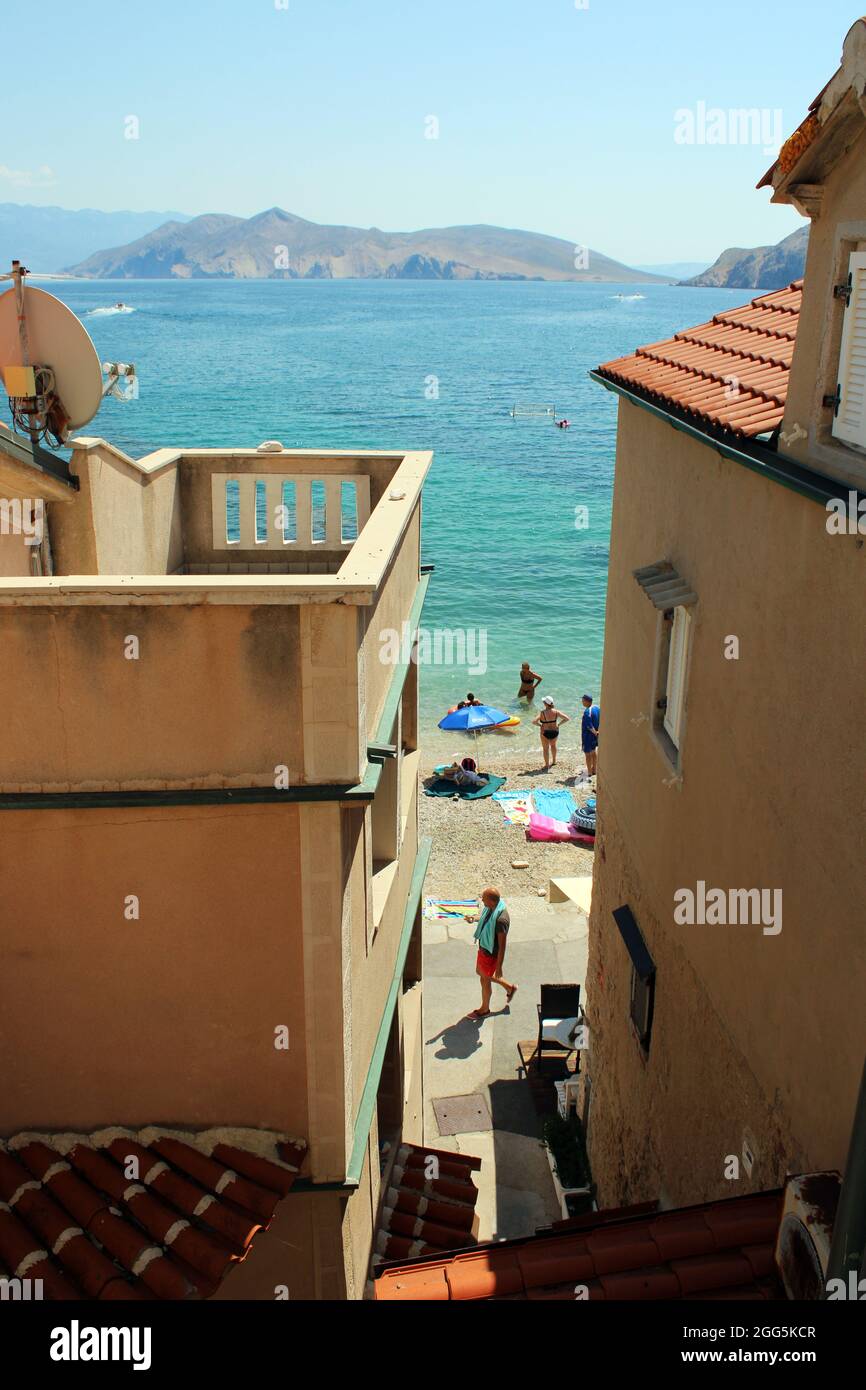 Baska, île de Krk, détails architecturaux de la première ligne au bord de la mer, Croatie Banque D'Images