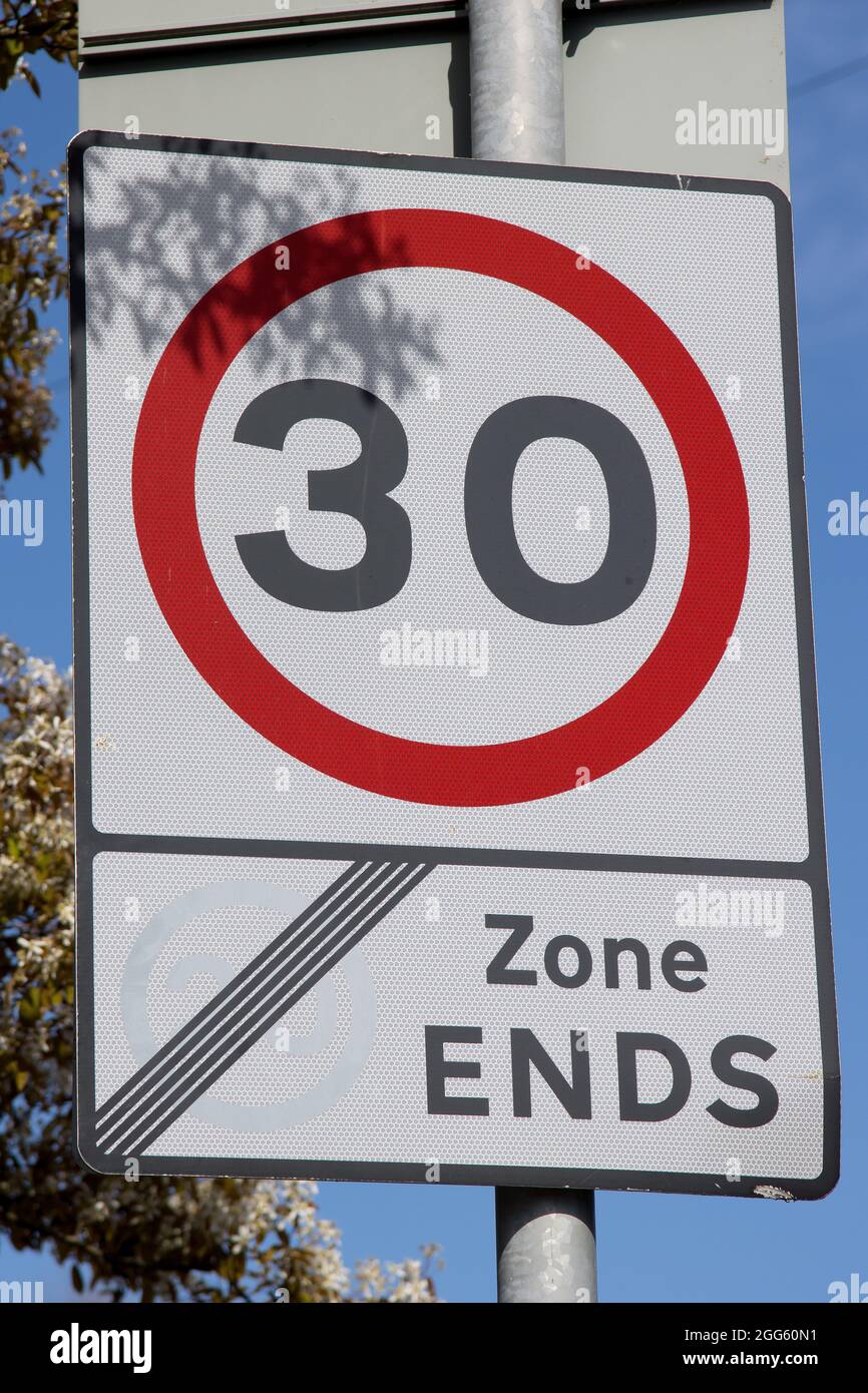 panneau de signalisation routière 30 mph Banque D'Images