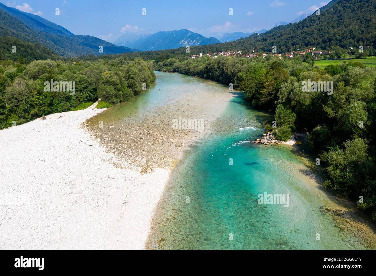 Vue aérienne de la rivière Soca près de Tolmin, Slovénie Banque D'Images