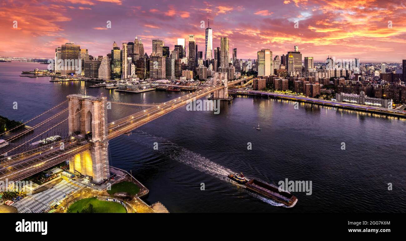 Pont de Brooklyn avec coucher de soleil à Manhattan Banque D'Images