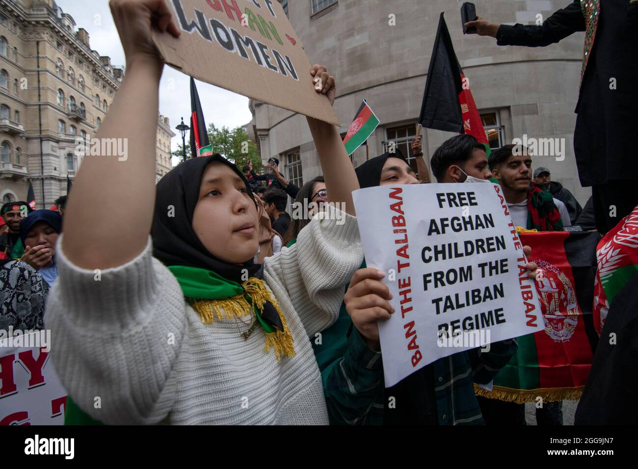 Des milliers de manifestants font preuve de solidarité envers les Afghans qui vivent sous le régime des talibans. Londres 28-08-2021 Banque D'Images