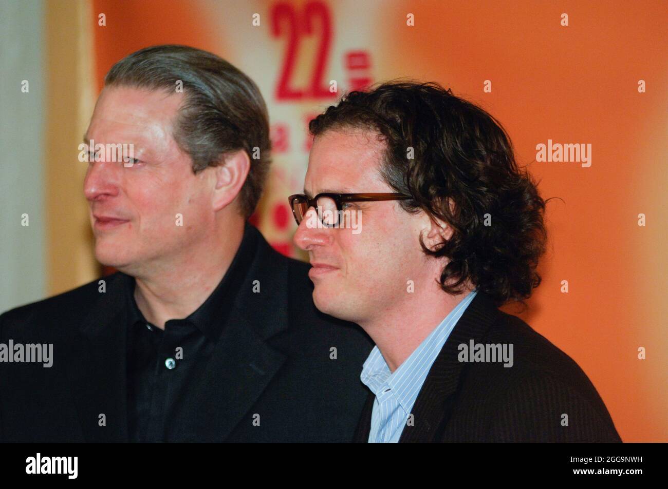 L'ancien vice-président Al Gore et Davis Guggenheim assistent aux arrivées de tapis rouges pour le Festival international du film de Santa Barbara 2007 à Santa Barbara, en Californie. Crédit: Jared Milgrim/l'accès photo Banque D'Images